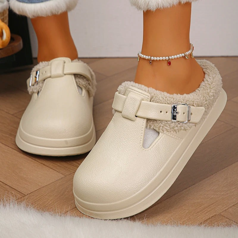 🔥 𝑫𝑬𝑹𝑵𝑰𝑬𝑹 𝑱𝑶𝑼𝑹 𝑫𝑬 𝑺𝑶𝑳𝑫𝑬𝑺-𝟖𝟎% ✨Sabots Fourrés à Boucle – Doux, Chauds et Ultra-Confortables